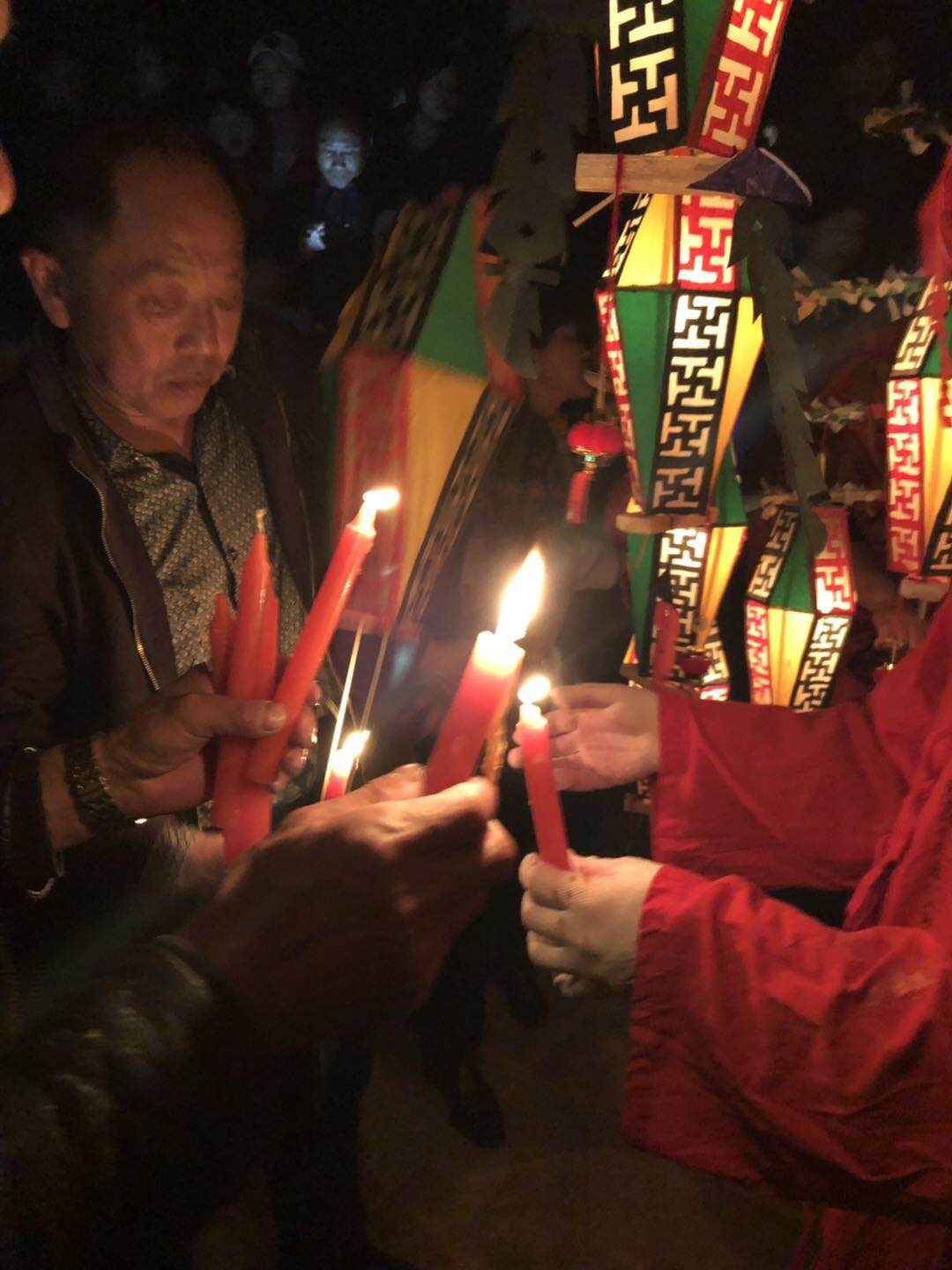 上坂关公灯巡演引罗亭镇万人空巷