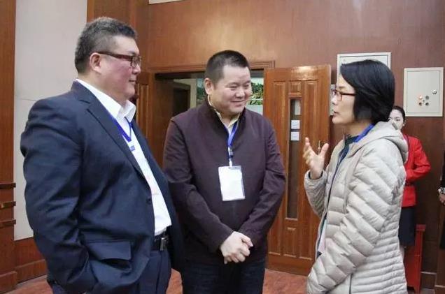 老年护理与临终关怀郑州论坛在郑州西亚斯学院隆重举行