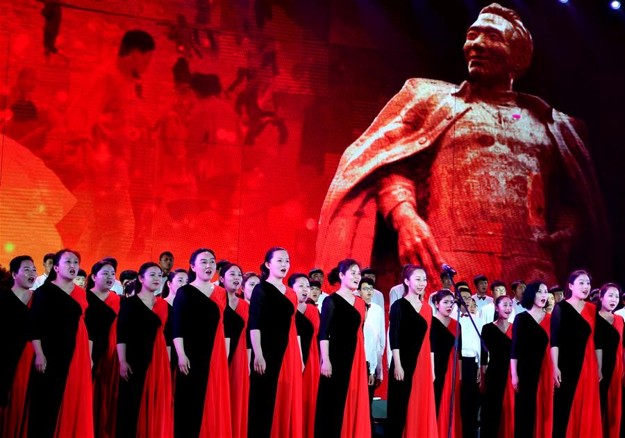 （文化）（5）《焦裕禄之歌》——纪念焦裕禄同志逝世55周年专题音乐会在开封举办