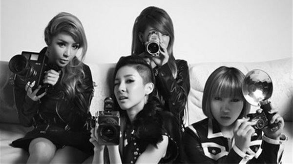 2ne1出道10年了!四成员晒旧照发文纪念