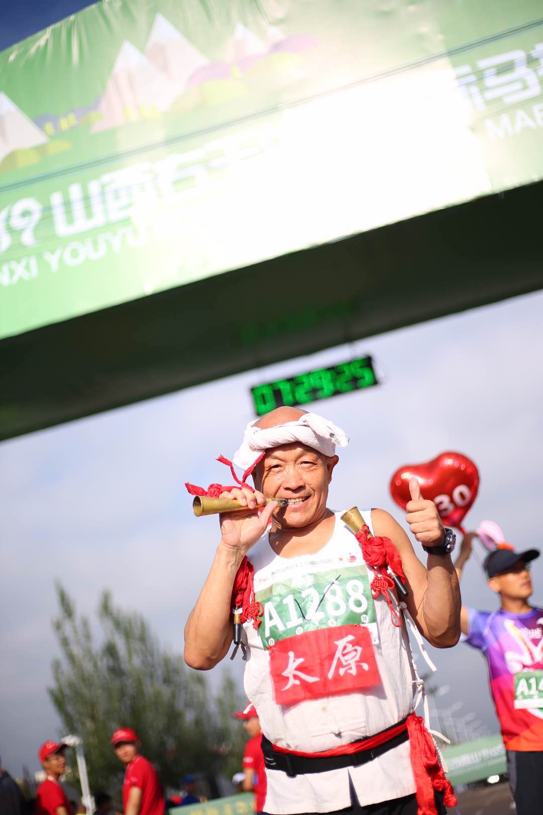 市政府副市长韩文让,市政府秘书长张祥,县委副书记,县长王志坚,副县长