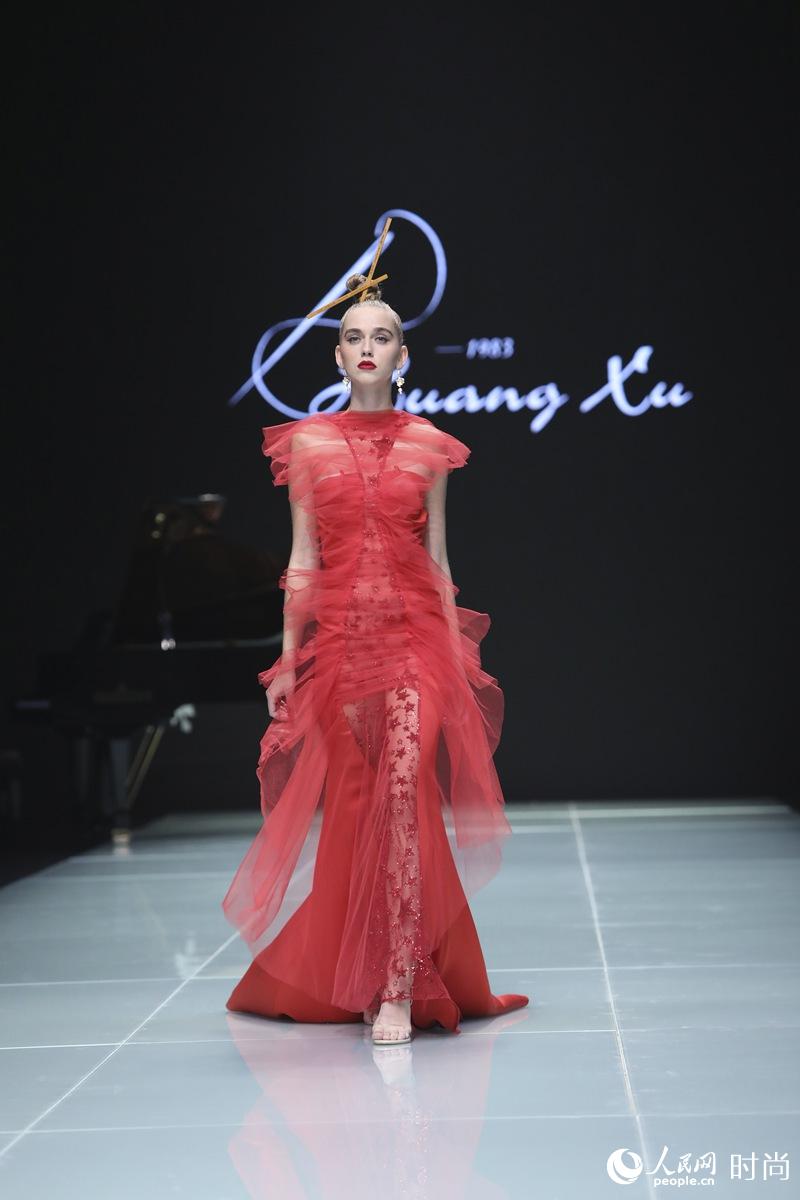 北京时装周开幕首秀 中国传统文化元素融入高定设计【2】