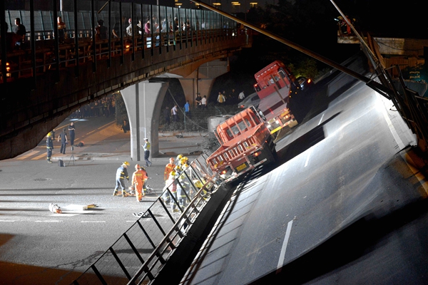 无锡高架桥侧翻事故图片