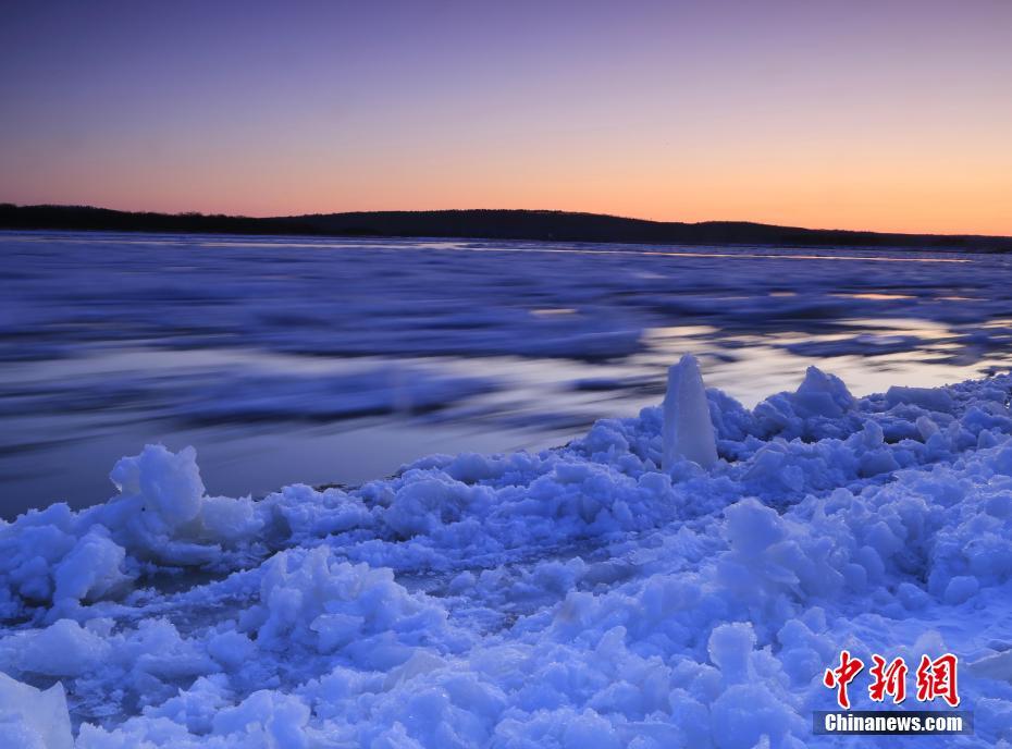 黑龙江呼玛段进入冬季流冰期