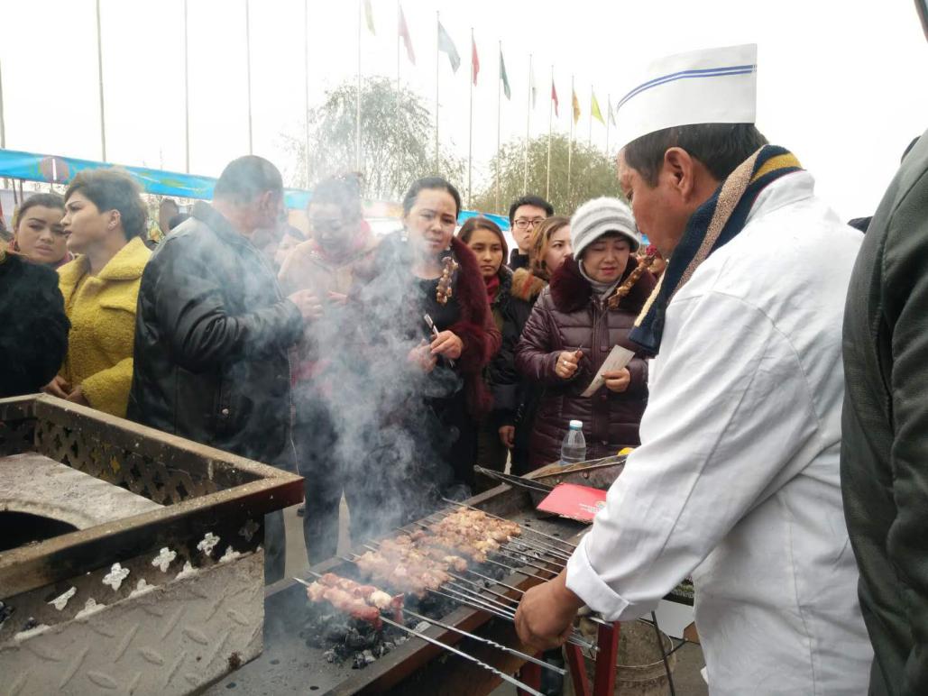 库车烤肉图片