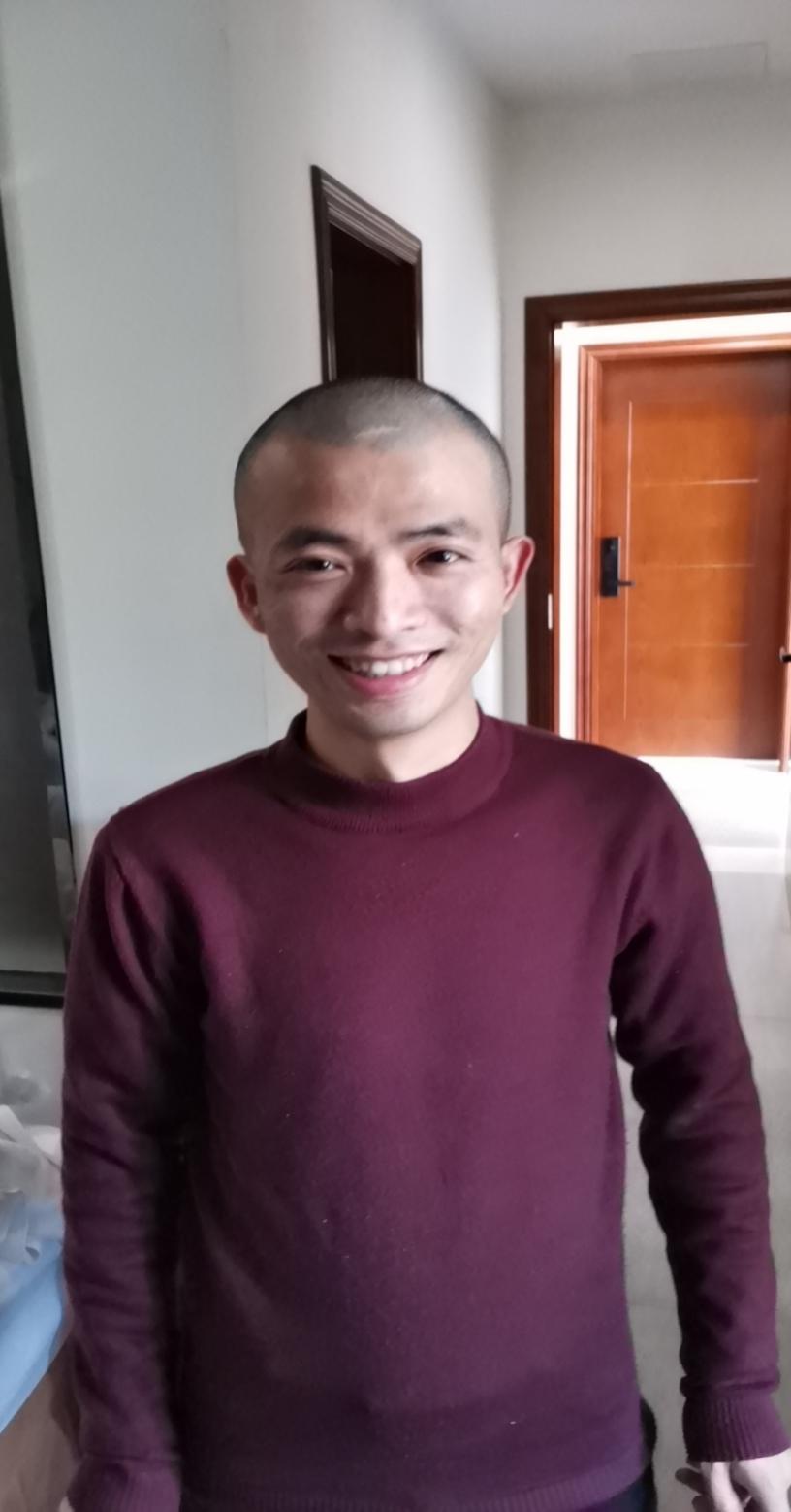 "光头"!你们的新发型真帅!