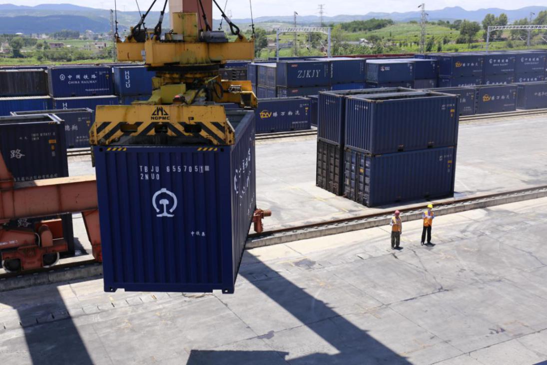 今年上半年云南铁路发送货物2847万吨集装箱运输同比增长126