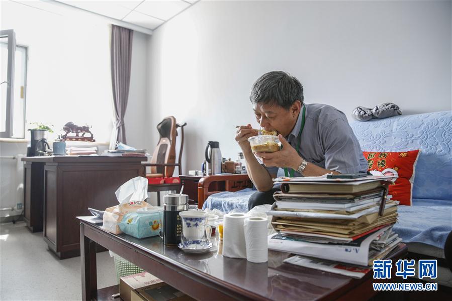 （健康）（12）向生命致敬 向医师致敬（二）：中西协作 护佑生命——记北京中医医院刘清泉