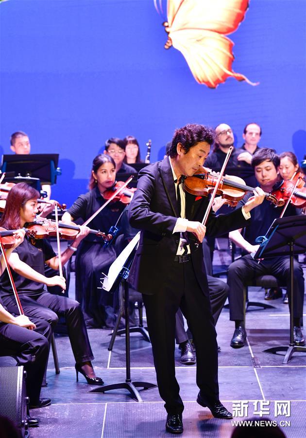 （文化）（6）天津大剧院举办首场大型户外交响音乐会
