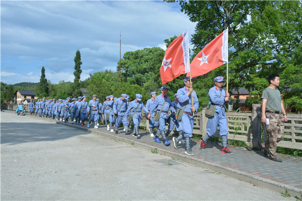 重走红军挑粮小道