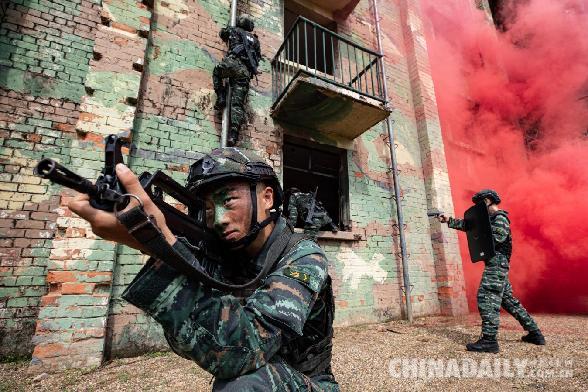 燃,武警部隊開展反恐演練