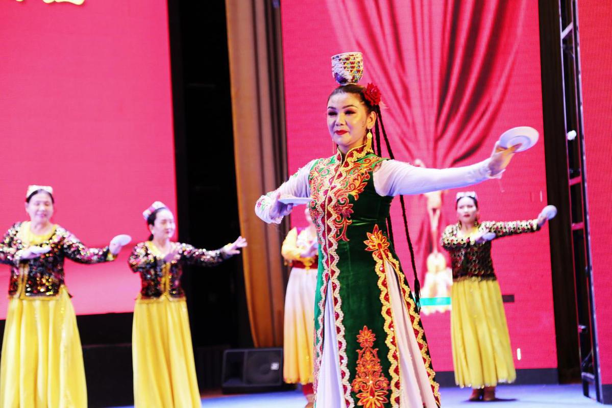 库车市文化馆国家级"非遗"项目"库车赛乃姆"舞蹈培训班结业典礼