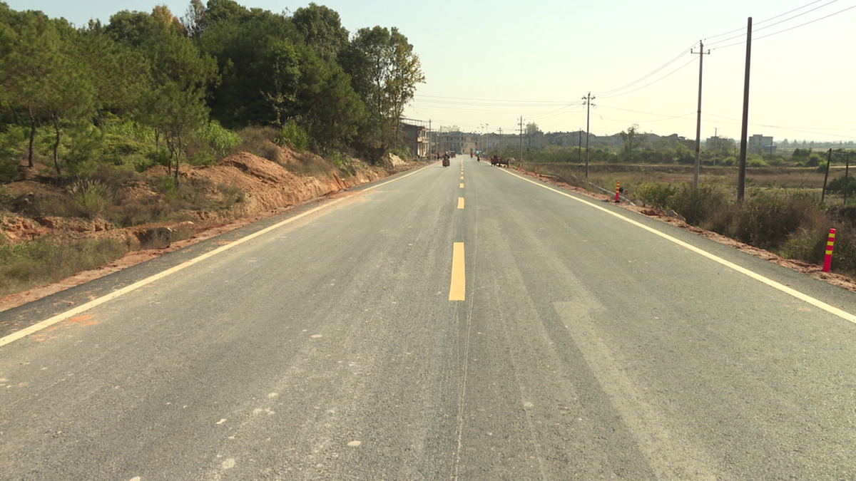 群众谈变化江西临川致富路终于修好了