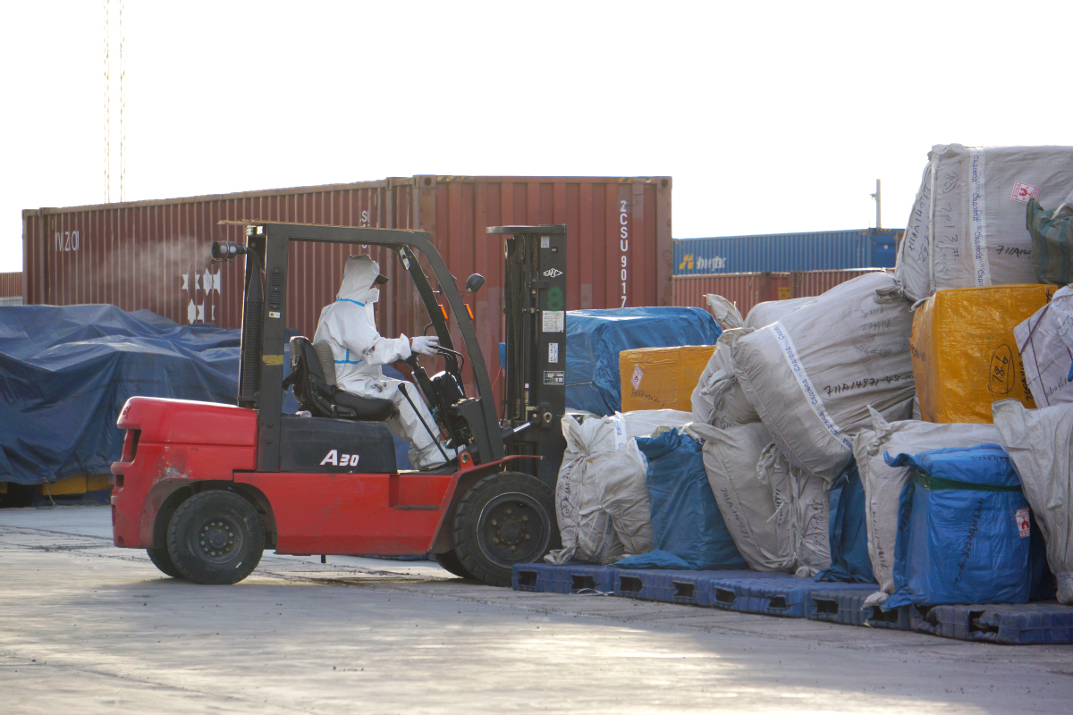 霍尔果斯铁路口岸过货量首破800万吨