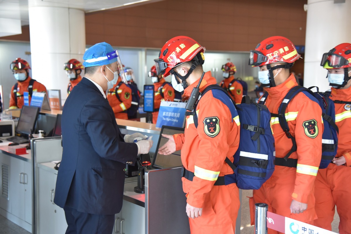 12月7日,2021年辽宁省消防救援总队航空应急投送演练在沈阳桃仙国际