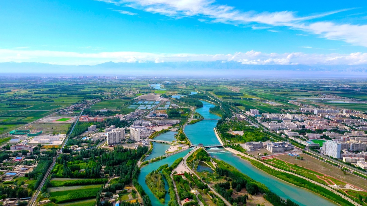 秦皇岛市援疆工作前方指挥部积极对接燕山大学,设立博湖县燕山大学