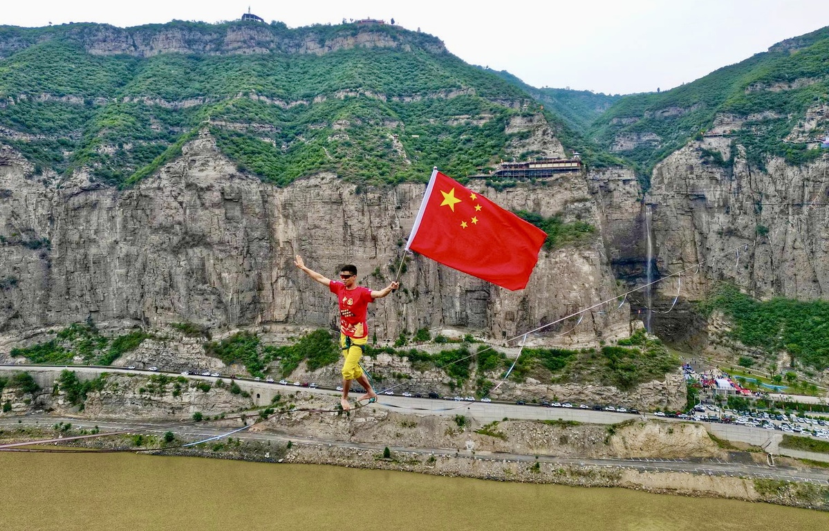 高空扁带第一人施海林图片