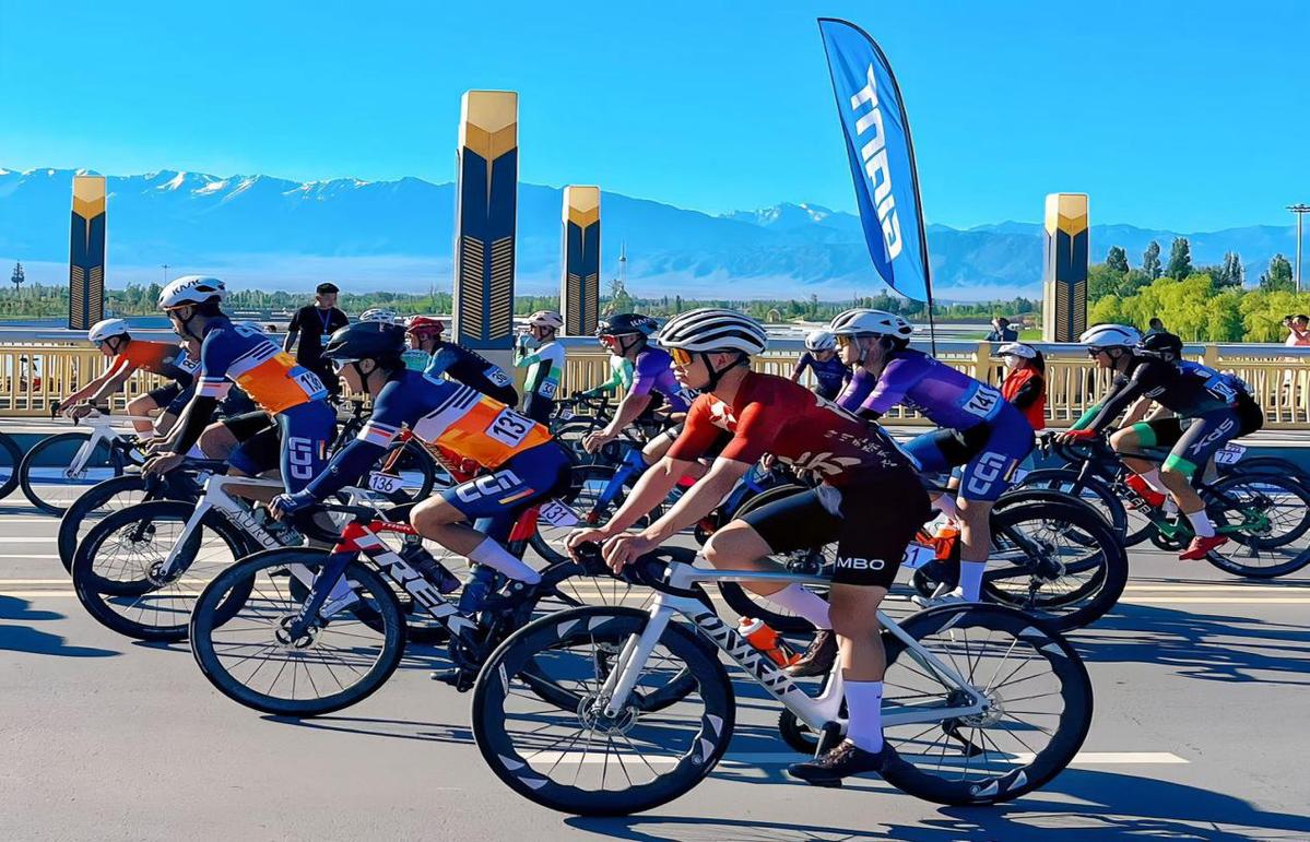 中国新疆第十六届环赛里木湖公路自行车赛暨中国自行车运动骑游大会