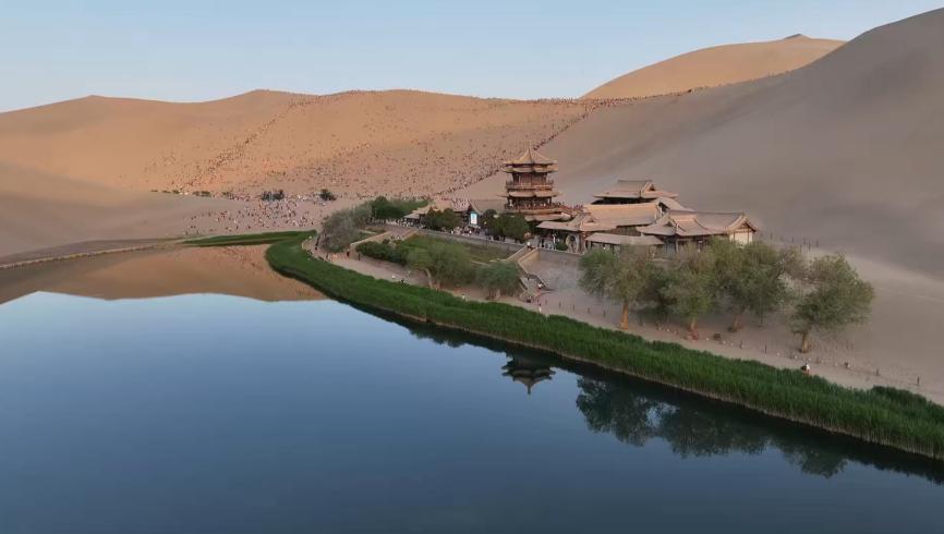 甘努·邓豪(Dunhuang):美金沙山新月春季星空春