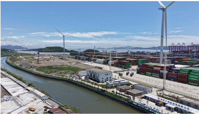 在宁波·梅山（Ningbo Meishan）港口区的第二阶段开
