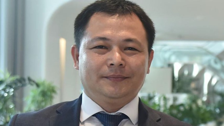 伊克罗姆·阿瓦洛博耶夫