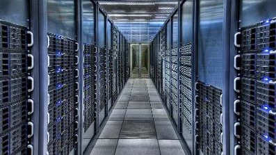 我国在用算力中心机架总规模达1085万标准机架