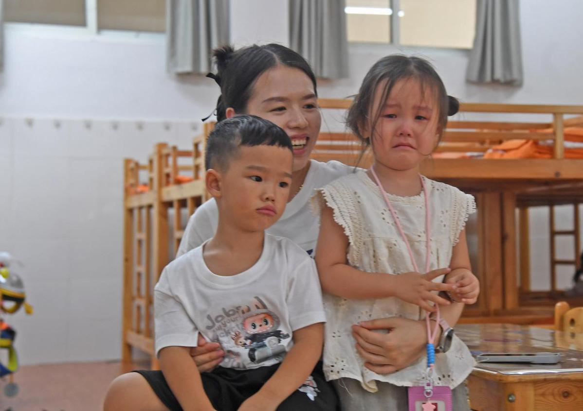 富士Quang：可爱的孩子在放学期间开始