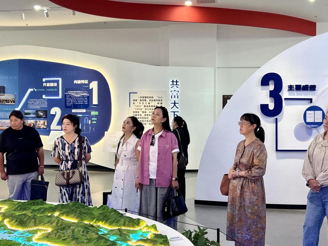 “巾帼女创团”赴浙江探