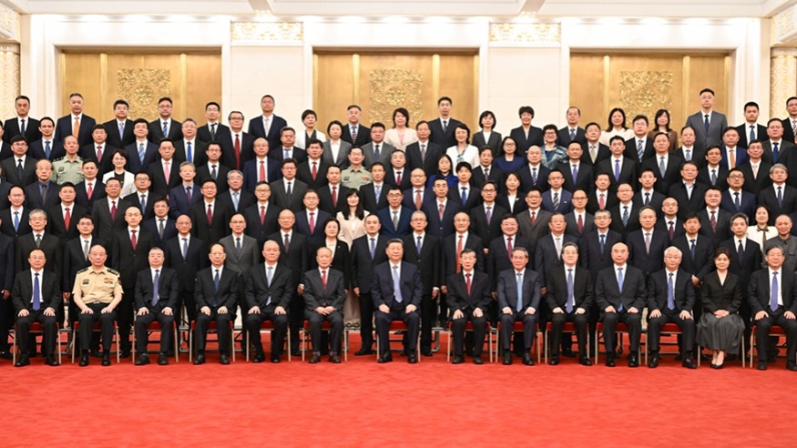 勇攀高峰，向着科技强国目标坚定迈进